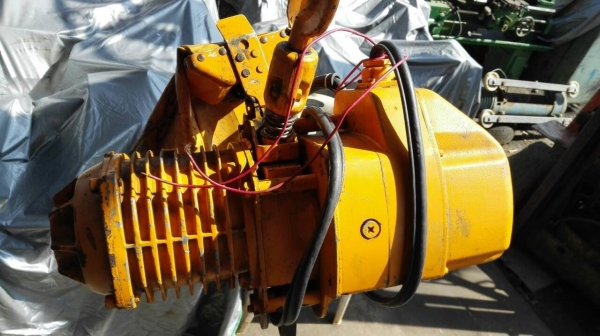 Sel>> รอกโซ่ไฟฟ้า HITACHI 2 TON. Made in Japan 380V. โซ่ยาว 8 เมตร สภาพสวย ดึงนิ่ม พร้อมใช้งาน!!