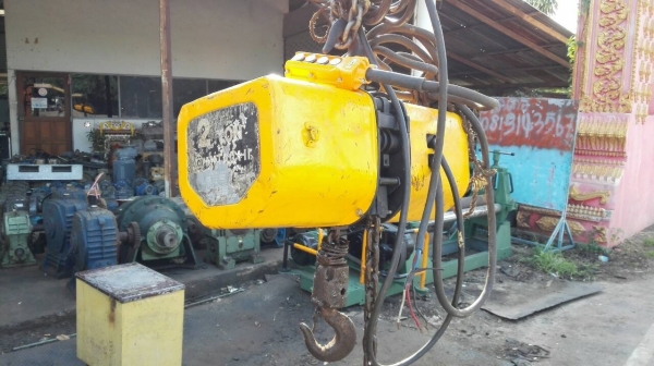 Sel>> รอกโซ่ไฟฟ้า HITACHI 2 TON. Made in Japan 380V. โซ่ยาว 8 เมตร สภาพสวย ดึงนิ่ม พร้อมใช้งาน!!