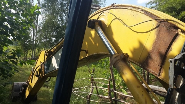 ขายรถขุดโกเบโก้ มาร์คทรี200 เฟรมสวย ช่วงล่างดี เครื่องเดิมปั๊มK3V ใช้งานปกติ ขายรถขุดโกเบโก้ มาร์คทรี200 เฟรมสวย ช่วงล่างดี เครื่องเดิมปั๊มK3V ใช้งานปกติ