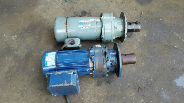 Sell>> มอเตอร์เกียร์หน้าแปลน Sumitomo Cyclo Drive 1/2 HP. 380V. ทด 1:59 ความเร็วรอบ 25 RPM. มาคู่ วิ่งเงียบ พร้อมใช้!!