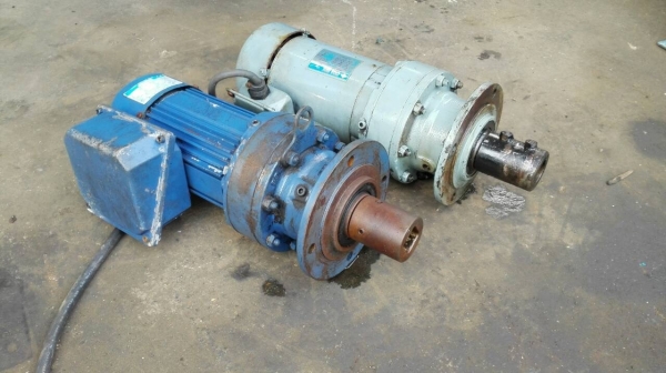 Sell>> มอเตอร์เกียร์หน้าแปลน Sumitomo Cyclo Drive 1/2 HP. 380V. ทด 1:59 ความเร็วรอบ 25 RPM. มาคู่ วิ่งเงียบ พร้อมใช้!!