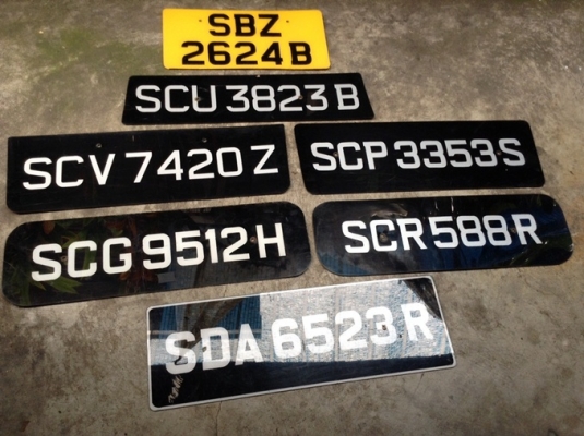 ป้ายทะเบียนรถนอก  ติดเท่ห์  ประดับห้อง  ประดับร้าน  มีริ้วรอยบ้างแนวๆ  แนววินเทจ   แผ่นละ   100.-