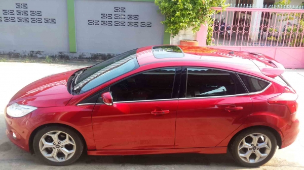 FORD FOCUS 5DR 2.0 S ปี 12 สีแดงๆ สภาพดี Full option พร้อมใช้งานครับขายถูกๆ FORD FOCUS 5DR 2.0 S ปี 12 สีแดงๆ สภาพดี Full option พร้อมใช้งานครับขายถูกๆ
