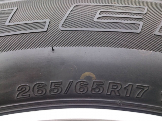 ขายแม็ก TOYOTA VIGO ขอบ17 พร้อมยาง บริดสโตน 265/65R17  ปี12 สวยๆ จำนวน 1 ชุด พร้อมน๊อตแท้ 24 ตัว