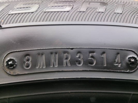 ขายยาง 215/55R17 DUNLOP LM704  ยางสัปดาห์ที่35ปี14  ดอกยางหนาสดเท่ากันไม่แตกลายไม่ร้าวไม่กินข้างไม่มีปะสวยๆ จำนวน 1 ชุด
