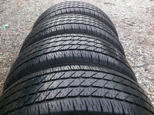 ขายแม็ก TOYOTA VIGO CHAMP ขอย17 พร้อมยาง มิชลิน 265/65R17 ปี12 สวยๆ จำนวน 1 ชุด พร้อมน๊อตแท้ 24 ตัว