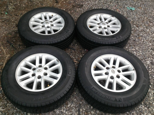 ขายแม็ก TOYOTA VIGO CHAMP ขอย17 พร้อมยาง มิชลิน 265/65R17 ปี12 สวยๆ จำนวน 1 ชุด พร้อมน๊อตแท้ 24 ตัว