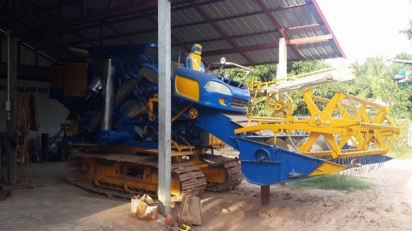 ขายรถเกี่ยวข้าวไอ้หนุ่มไวไฟ เครื่องอีซูซุ210โบ ตัวเดิน12 สภาพเช็คพร้อมลงงาน เครื่องดี ปั๊มแห้ง เอกสารอินวอยซ์ ขายรถเกี่ยวข้าวไอ้หนุ่มไวไฟ เครื่องอีซูซุ210โบ ตัวเดิน12 สภาพเช็คพร้อมลงงาน เครื่องดี ปั๊มแห้ง เอกสารอินวอยซ์