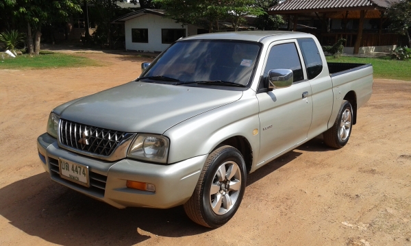 รถไม่เคยชนเดิมบางทั้งคัน สีสวยเงางาม เครื่องดีไม่มีไอ ช่วงล่างดี คัสซีสวย ไม่ผุไม่แดง เกียร์เฟืองท้ายดี แอร์เย็นฉ่ำ ภายในสวย แม็ค16ยางดี ภาษีปี59 เล่มพร้อมโอน