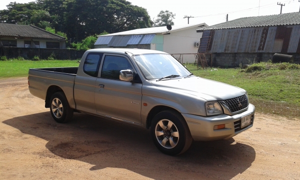 รถไม่เคยชนเดิมบางทั้งคัน สีสวยเงางาม เครื่องดีไม่มีไอ ช่วงล่างดี คัสซีสวย ไม่ผุไม่แดง เกียร์เฟืองท้ายดี แอร์เย็นฉ่ำ ภายในสวย แม็ค16ยางดี ภาษีปี59 เล่มพร้อมโอน