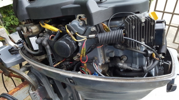 ขายเครื่องเรือ Yamaha 25 four มี trim