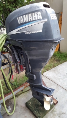 ขายเครื่องเรือ Yamaha 25 four มี trim