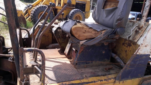 ขายรถแบคโฮ KOMATSU PC20-3 ราคา 150000