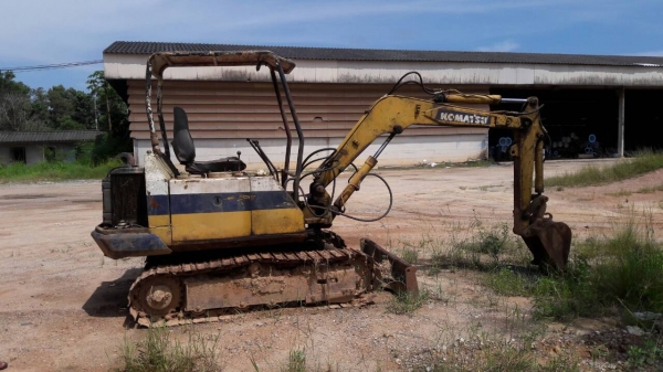 ขายรถแบคโฮ KOMATSU PC20-3 ราคา 150000