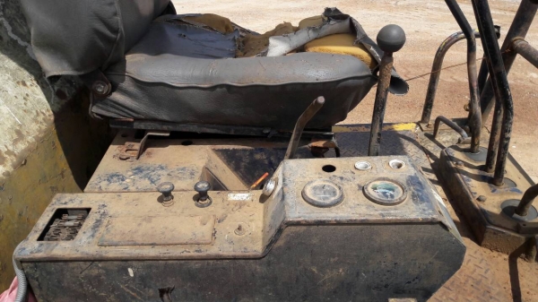 ขายรถแบคโฮ KOMATSU PC20-3 ราคา 150000