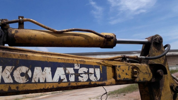 ขายรถแบคโฮ KOMATSU PC20-3 ราคา 150000