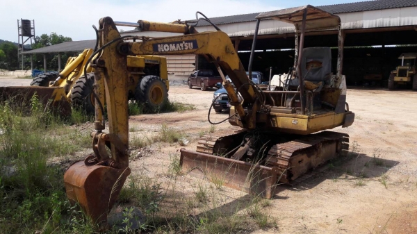ขายรถแบคโฮ KOMATSU PC20-3 ราคา 150000