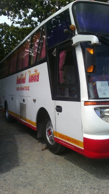 ขายด่วน รถบัส 6 ล้อ 32 ที่นั่ง ขายด่วน รถบัส 6 ล้อ 32 ที่นั่ง