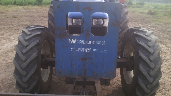 ขายรถไถฟอรด์ นิวฮอแลน  รุ่นTT75  สวยกริ๊ป  เดิมๆ  2600ช.ม