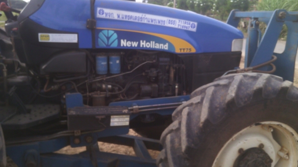 ขายรถไถฟอรด์ นิวฮอแลน  รุ่นTT75  สวยกริ๊ป  เดิมๆ  2600ช.ม