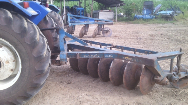 ขายรถไถฟอรด์ นิวฮอแลน  รุ่นTT75  สวยกริ๊ป  เดิมๆ  2600ช.ม