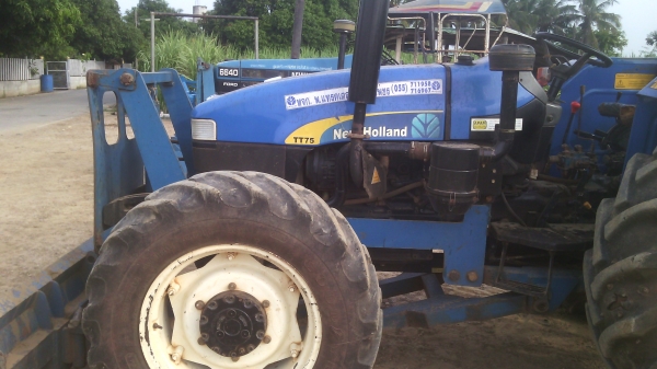 ขายรถไถฟอรด์ นิวฮอแลน  รุ่นTT75  สวยกริ๊ป  เดิมๆ  2600ช.ม