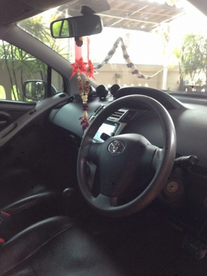 ขายรถเก๋งยาริสปี2006 เกียร์ออโต้ เครื่อง1500cc ติดแก๊ส