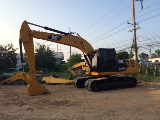 ขายรถแบคโฮ  CAT   320 C  JAPAN  เอกสารใบแจ้งจำหน่ายรถสวยพร้อมใช้ราคา 1,390,000 090-772-3710 090-772-3708