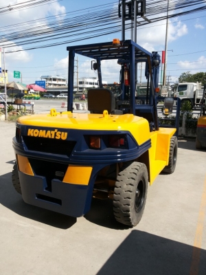ขายรถ komatsu ขนาด  7 ตัน ล้อหน้าคู่ ดีเซล  เกียร์ ออโต้