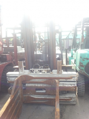 ขายรถ komatsu ขนาด 5 ตัน รุ่น8 ดีเซล  เกียร์ ออโต้