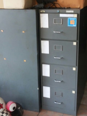 ขาย  ตู้เหล็ก 4 ลิ้นชัก อย่างดี สภาพดี ใบละ 1,900 บาท