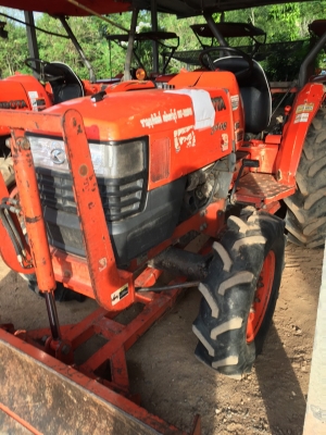 ขายรถไถ KUBOTA L3408 พร้อมดันหน้า ผาน6 รถพร้อมใช้งาน มีทะเบียนพร้อมโอน ราคา 190,000บาท