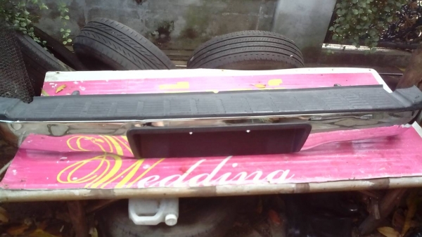 ขายกันชนท้าย vigo ตามสภาพ 1300 บาท