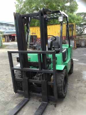 +++ ขายโฟล์คลิฟท์ MITSUBISHI FD30 ขนาด 3 ตัน เครื่องยนต์ดีเซล เสา 3 เมตร เกียร์ธรรมดา งา 1,070 มม. ยางตันหลังใหม่ครับ +++ ขายโฟล์คลิฟท์ MITSUBISHI FD30 ขนาด 3 ตัน เครื่องยนต์ดีเซล เสา 3 เมตร เกียร์ธรรมดา งา 1,070 มม. ยางตันหลังใหม่ครับ