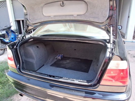 รถบ้านเจ้าของขายเอง BMW 318i E 46 เครื่อง 1.8 แน่นนิ่มดีมากสวยสอาดไม่เคยติดแก็สพร้อมขับ