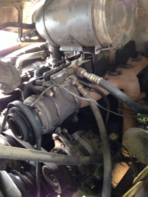 ขายรถบรรทุกน้ำ 10ล้อ ISUZU หัวยาว เครื่องยนตร์ISZU170แรง เพลาเดียว มีปั้มลม พวงมาลัยเพาเวอร์ แอร์เย็นเจี๊ยบ ช่วงล่างดี โสลว์กลางเบรคชิฟฟี่