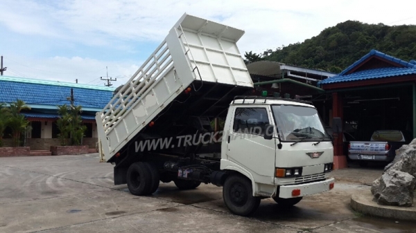 รถบรรทุก 6 ล้อดัมพ์ HINO  KM777  เครื่อง 117 แรงม้า  ปีจดทะเบียน 2530