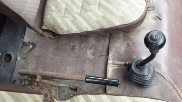 รถบรรทุก 6 ล้อดัมพ์ HINO  KM777  เครื่อง 117 แรงม้า  ปีจดทะเบียน 2530