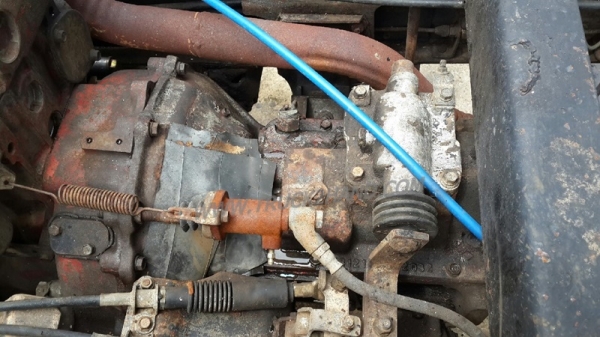 รถบรรทุก 6 ล้อดัมพ์ HINO  KM777  เครื่อง 117 แรงม้า  ปีจดทะเบียน 2530