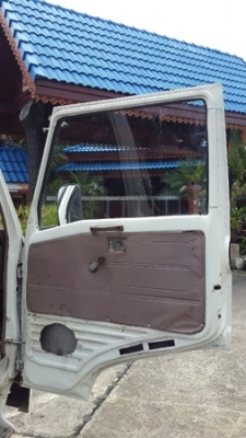 รถบรรทุก 6 ล้อดัมพ์ HINO  KM777  เครื่อง 117 แรงม้า  ปีจดทะเบียน 2530