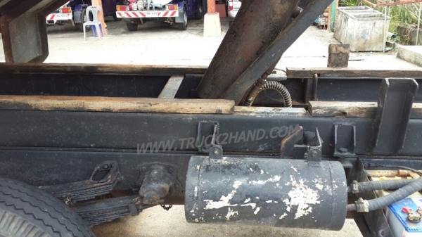 รถบรรทุก 6 ล้อดัมพ์ HINO  KM777  เครื่อง 117 แรงม้า  ปีจดทะเบียน 2530