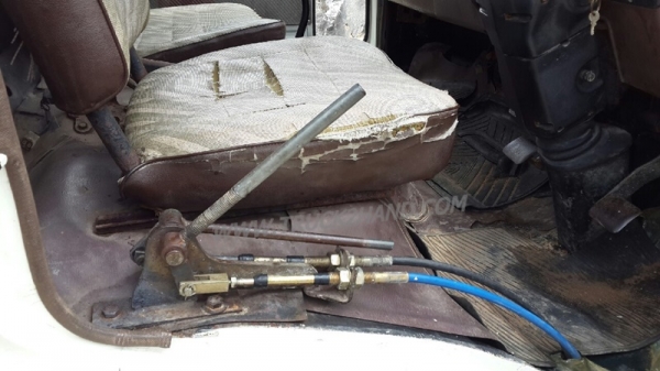 รถบรรทุก 6 ล้อดัมพ์ HINO  KM777  เครื่อง 117 แรงม้า  ปีจดทะเบียน 2530