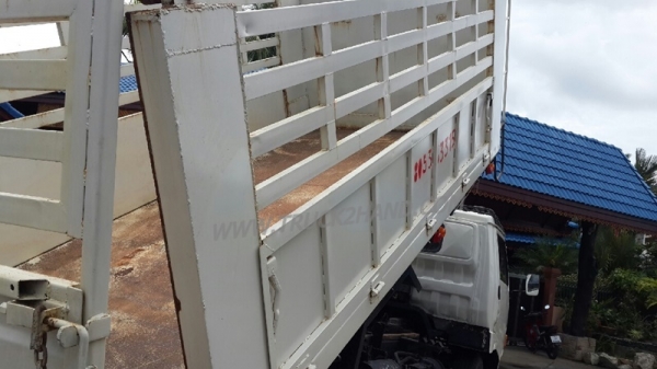 รถบรรทุก 6 ล้อดัมพ์ HINO  KM777  เครื่อง 117 แรงม้า  ปีจดทะเบียน 2530