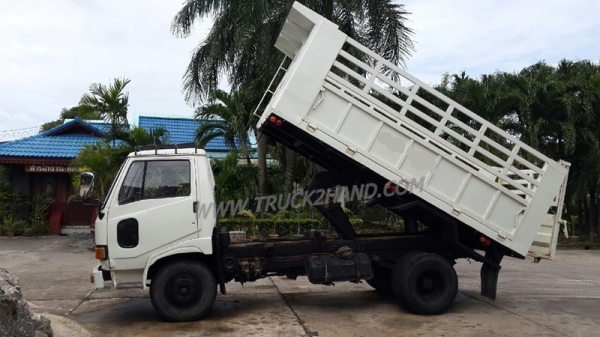 รถบรรทุก 6 ล้อดัมพ์ HINO  KM777  เครื่อง 117 แรงม้า  ปีจดทะเบียน 2530