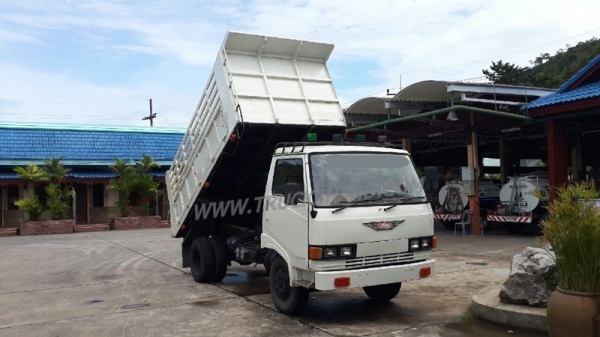 รถบรรทุก 6 ล้อดัมพ์ HINO  KM777  เครื่อง 117 แรงม้า  ปีจดทะเบียน 2530