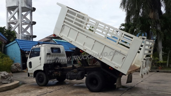 รถบรรทุก 6 ล้อดัมพ์ HINO  KM777  เครื่อง 117 แรงม้า  ปีจดทะเบียน 2530