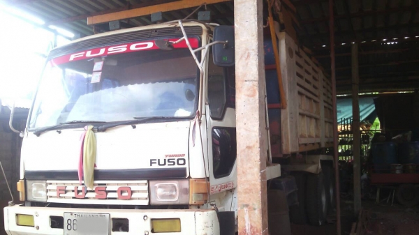 **760,000 บ.ต่อรอง///10ล้อดั้ม ไอ้หลง FUSO TD-195HP ดั้มKAC โคราช **ขาย MITSUBISHI FUSO TD-195 10ล้อ2เพลาดั้ม KAC โคราช สภาพดี พร้อมลุย MITSUBISHI FN527M-TD3808 วางเครื่อง6D14-Turbo นอก 195แรง (ลงเล่ม) เกียร์เดิม10สปีด เครื่องดี แน่น แรงดี เสียงนิ่ม ไม่มี **760,000 บ.ต่อรอง///10ล้อดั้ม ไอ้หลง FUSO TD-195HP ดั้มKAC โคราช **ขาย MITSUBISHI FUSO TD-195 10ล้อ2เพลาดั้ม KAC โคราช สภาพดี พร้อมลุย MITSUBISHI FN527M-TD3808 วางเครื่อง6D14-Turbo นอก 195แรง (ลงเล่ม) เกียร์เดิม10สปีด เครื่องดี แน่น แรงดี เสียงนิ่ม ไม่มี