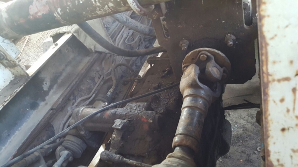 รถนิสสัน  10  ล้อ UD โม่ปูน CWM430 / 230 แรงม้า.    สนใจติดต่อ  081 - 6079515