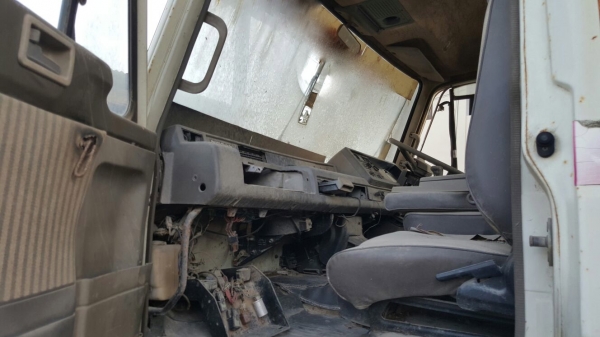 รถนิสสัน  10  ล้อ UD โม่ปูน CWM430 / 230 แรงม้า.    สนใจติดต่อ  081 - 6079515