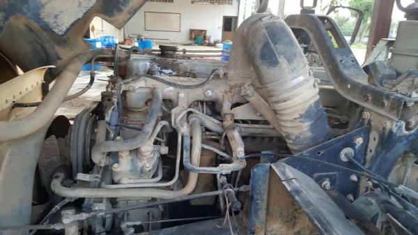 รถนิสสัน  10  ล้อ UD โม่ปูน CWM430 / 230 แรงม้า.    สนใจติดต่อ  081 - 6079515